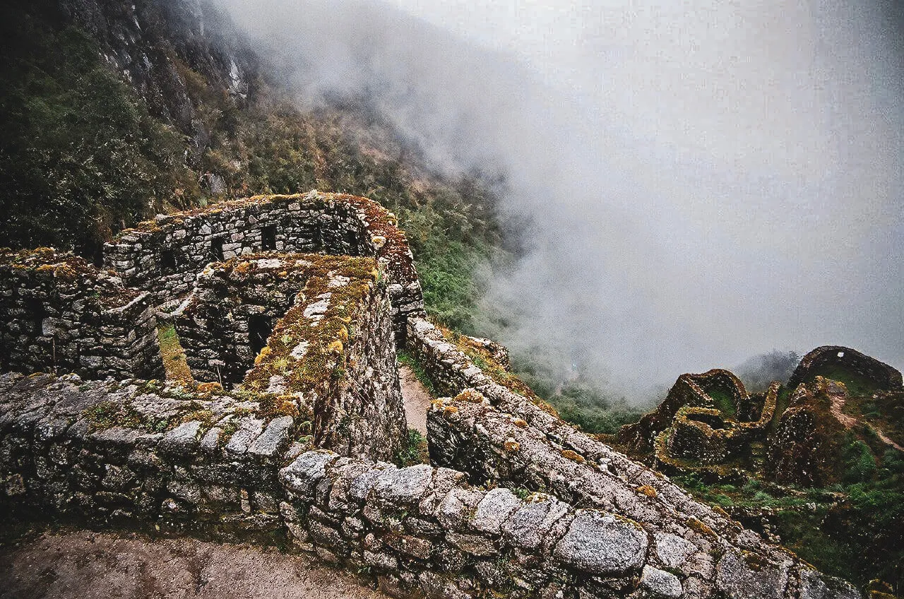 Runkurakay archaeological structures on the Inca Trail